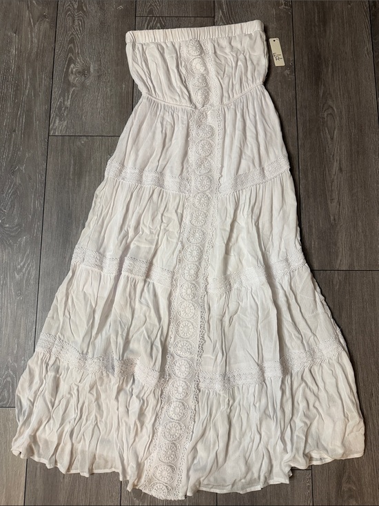 Faded Rose Dresses & Skirts - Strapless White Lace-Trim Maxi Dress